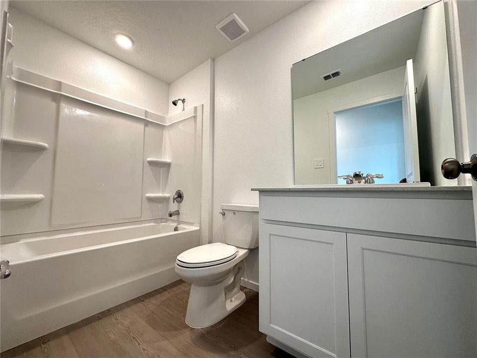 For Rent: $2,100 (4 beds, 2 baths, 1733 Square Feet)