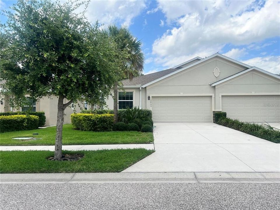 For Rent: $2,200 (2 beds, 2 baths, 1557 Square Feet)