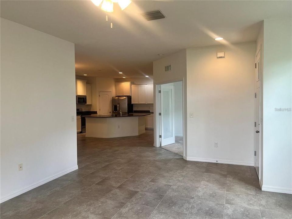 For Rent: $2,200 (2 beds, 2 baths, 1557 Square Feet)
