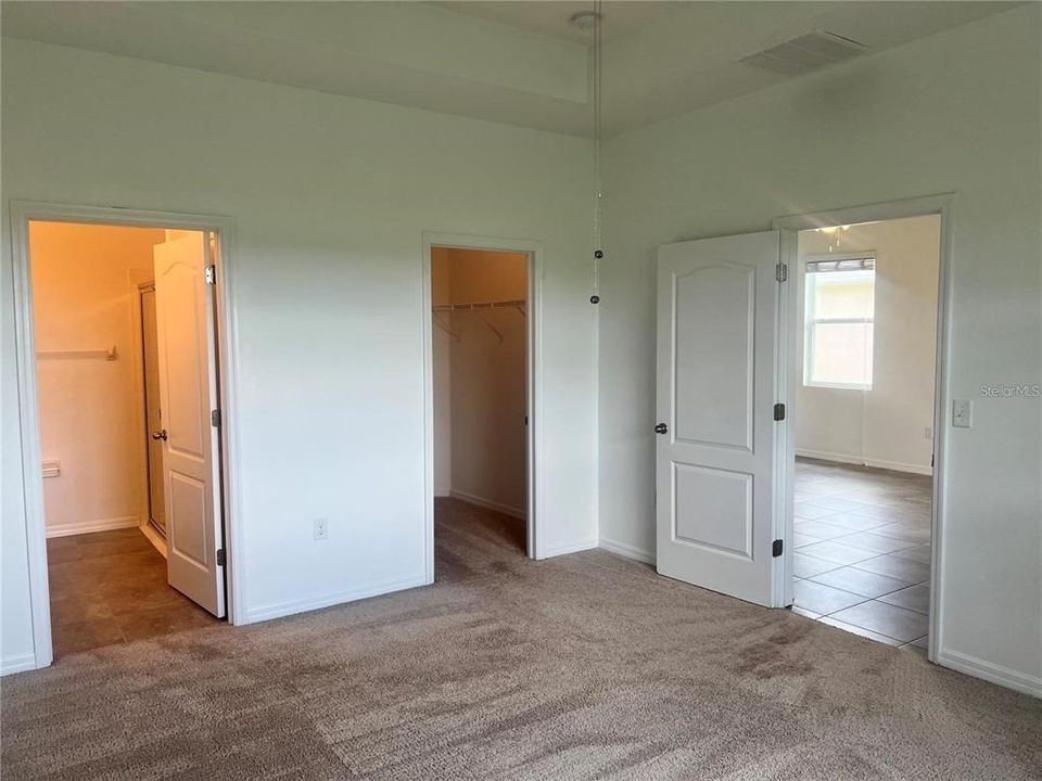 For Rent: $2,200 (2 beds, 2 baths, 1557 Square Feet)