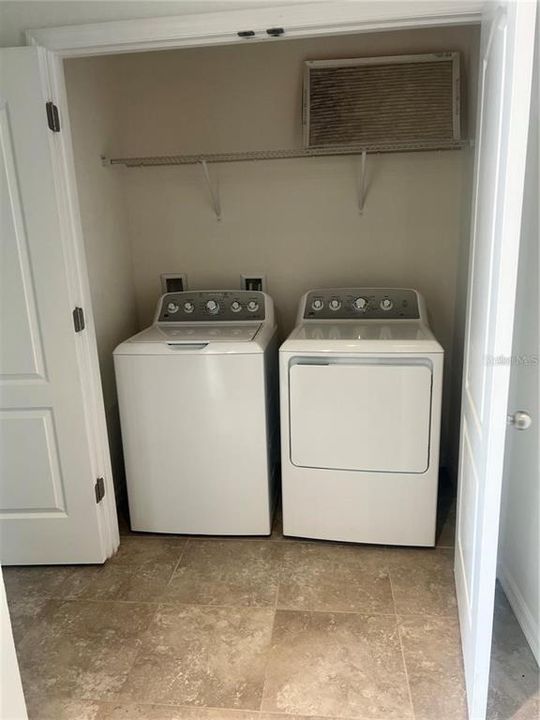 For Rent: $2,200 (2 beds, 2 baths, 1557 Square Feet)