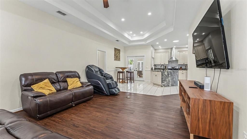 En Venta: $549,000 (4 camas, 3 baños, 2869 Pies cuadrados)