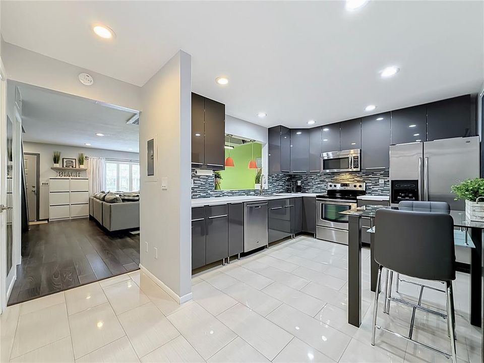 For Sale: $230,000 (3 beds, 2 baths, 1230 Square Feet)