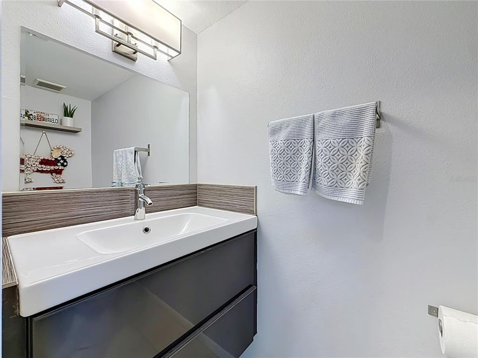 For Sale: $230,000 (3 beds, 2 baths, 1230 Square Feet)