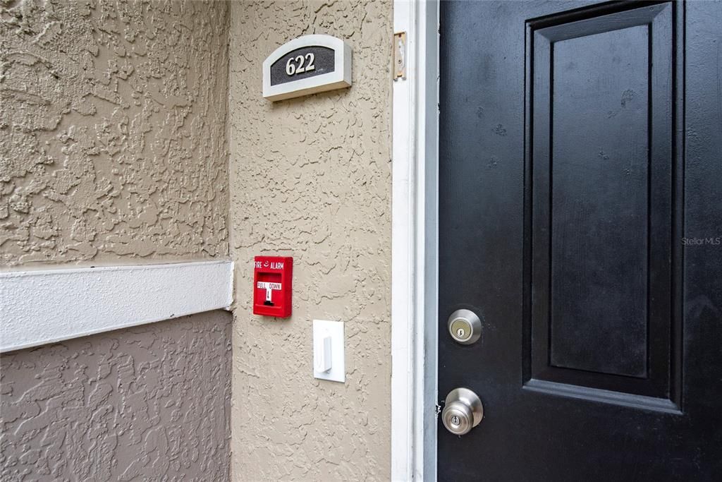 For Rent: $2,100 (3 beds, 2 baths, 1423 Square Feet)