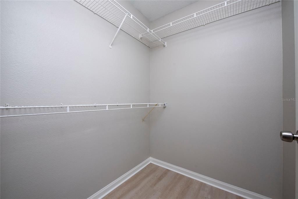 For Rent: $2,100 (3 beds, 2 baths, 1423 Square Feet)