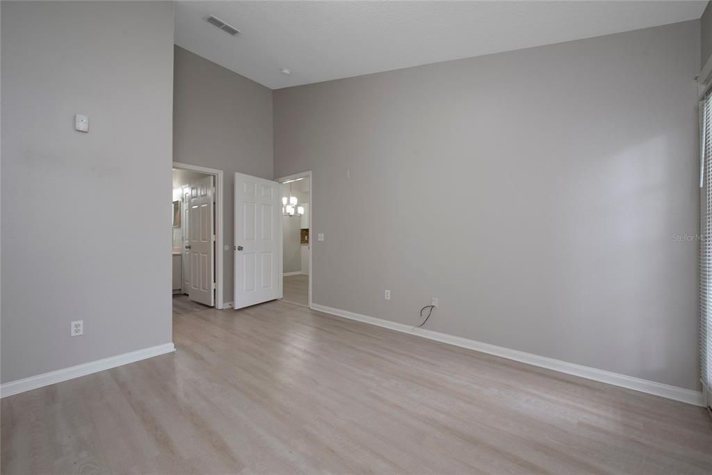For Rent: $2,100 (3 beds, 2 baths, 1423 Square Feet)