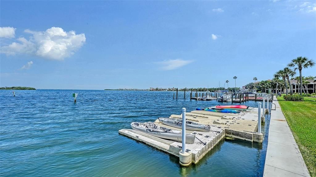 For Sale: $649,000 (2 beds, 2 baths, 1150 Square Feet)