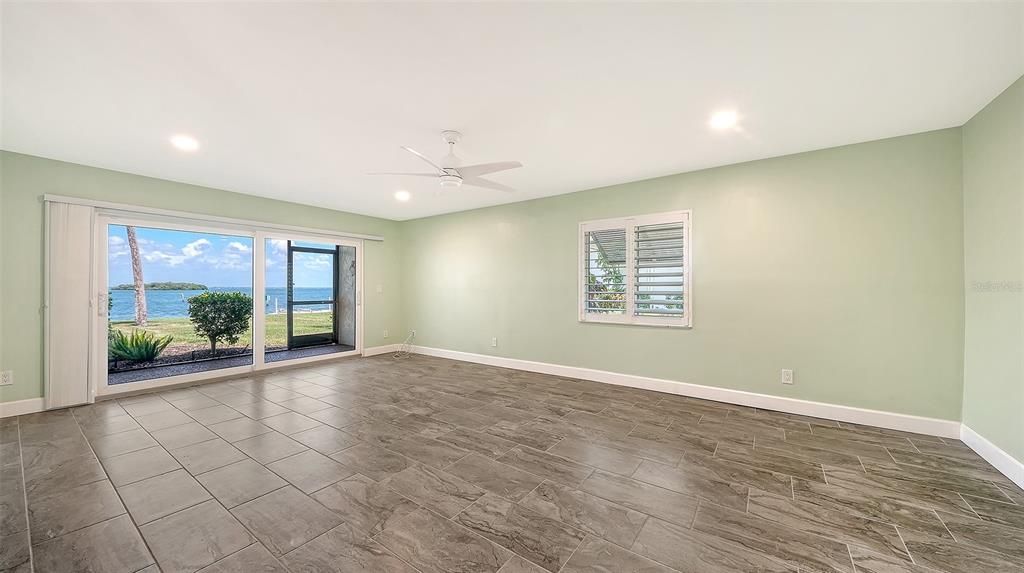 For Sale: $649,000 (2 beds, 2 baths, 1150 Square Feet)
