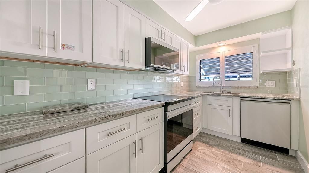 For Sale: $649,000 (2 beds, 2 baths, 1150 Square Feet)