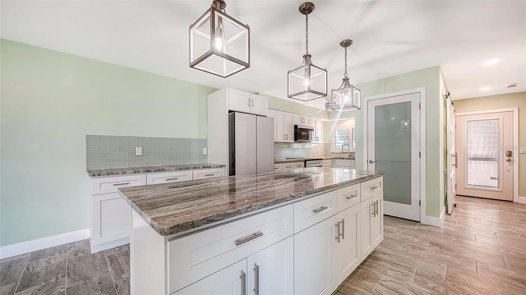 For Sale: $649,000 (2 beds, 2 baths, 1150 Square Feet)