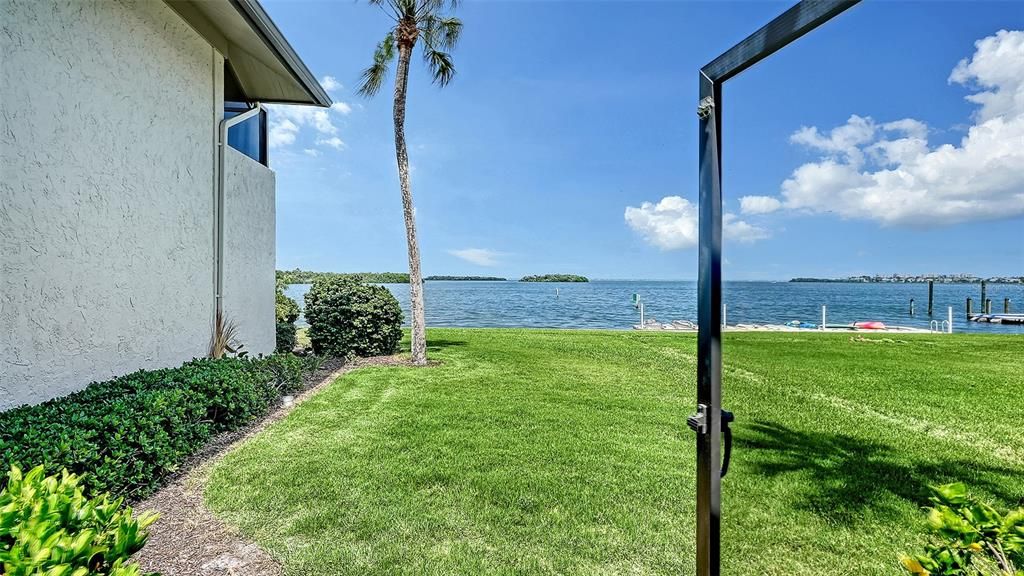 For Sale: $649,000 (2 beds, 2 baths, 1150 Square Feet)