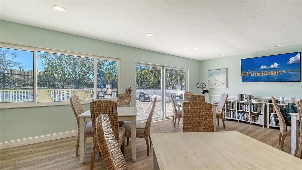 For Sale: $649,000 (2 beds, 2 baths, 1150 Square Feet)