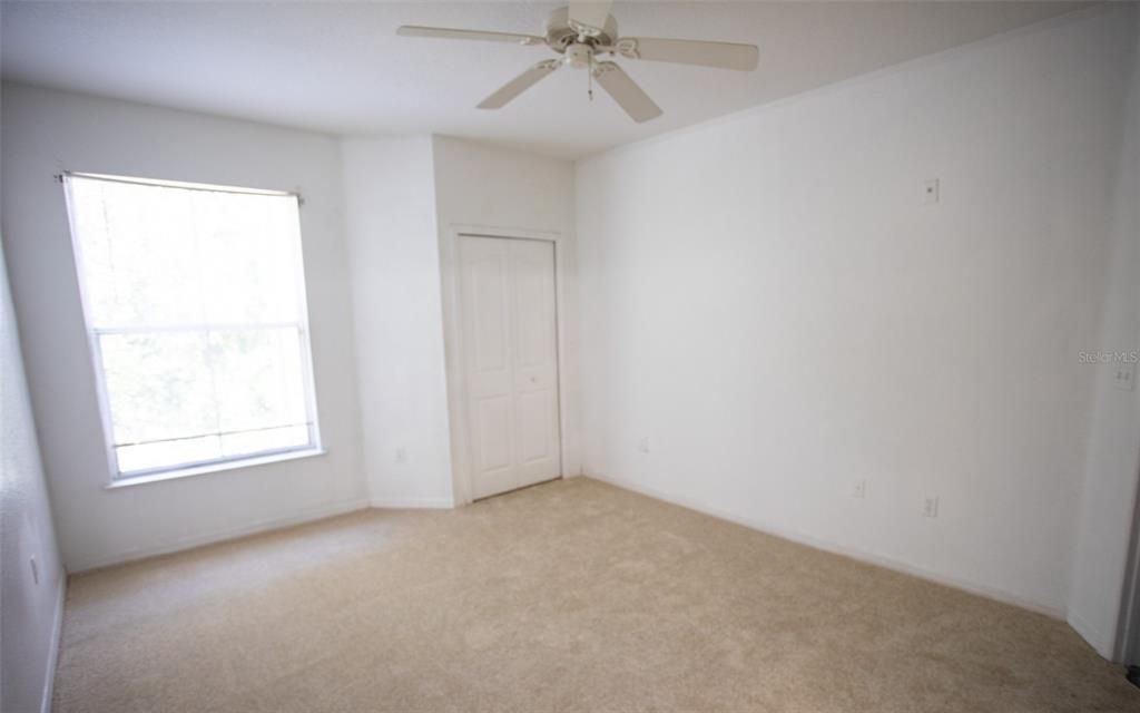 For Sale: $215,000 (2 beds, 2 baths, 1048 Square Feet)