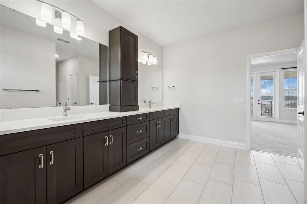For Sale: $747,000 (5 beds, 4 baths, 3435 Square Feet)