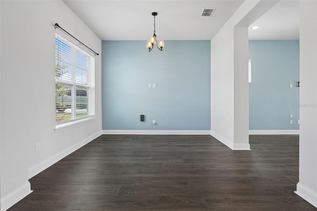 For Sale: $747,000 (5 beds, 4 baths, 3435 Square Feet)