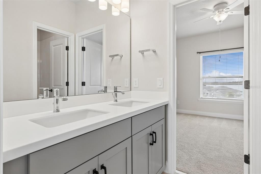 For Sale: $747,000 (5 beds, 4 baths, 3435 Square Feet)
