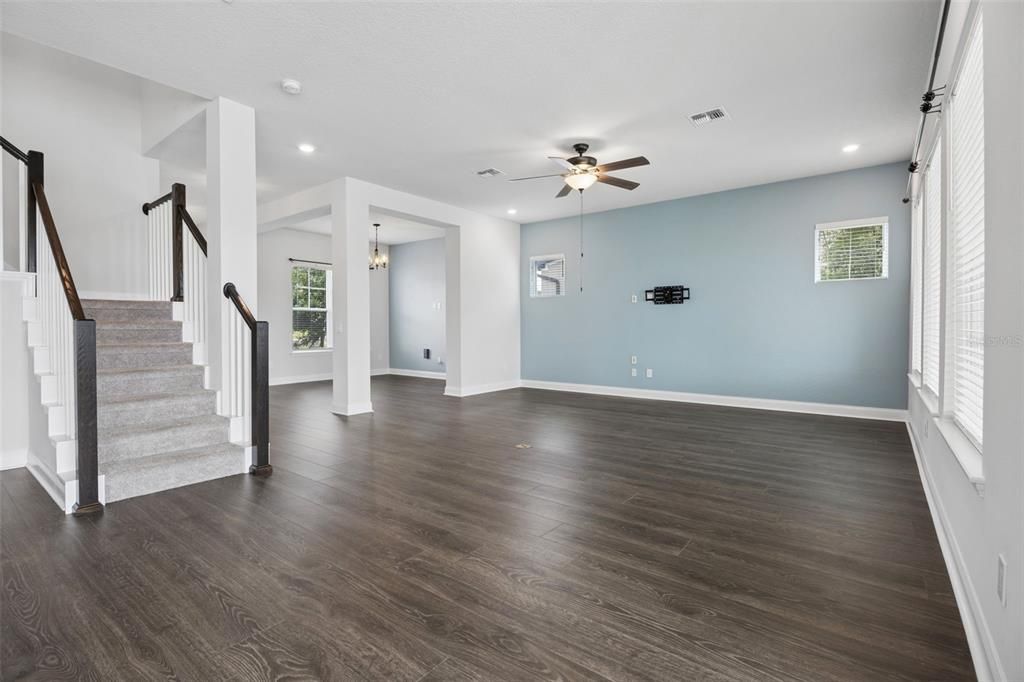 For Sale: $747,000 (5 beds, 4 baths, 3435 Square Feet)
