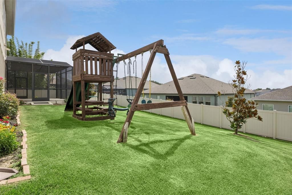 For Sale: $747,000 (5 beds, 4 baths, 3435 Square Feet)