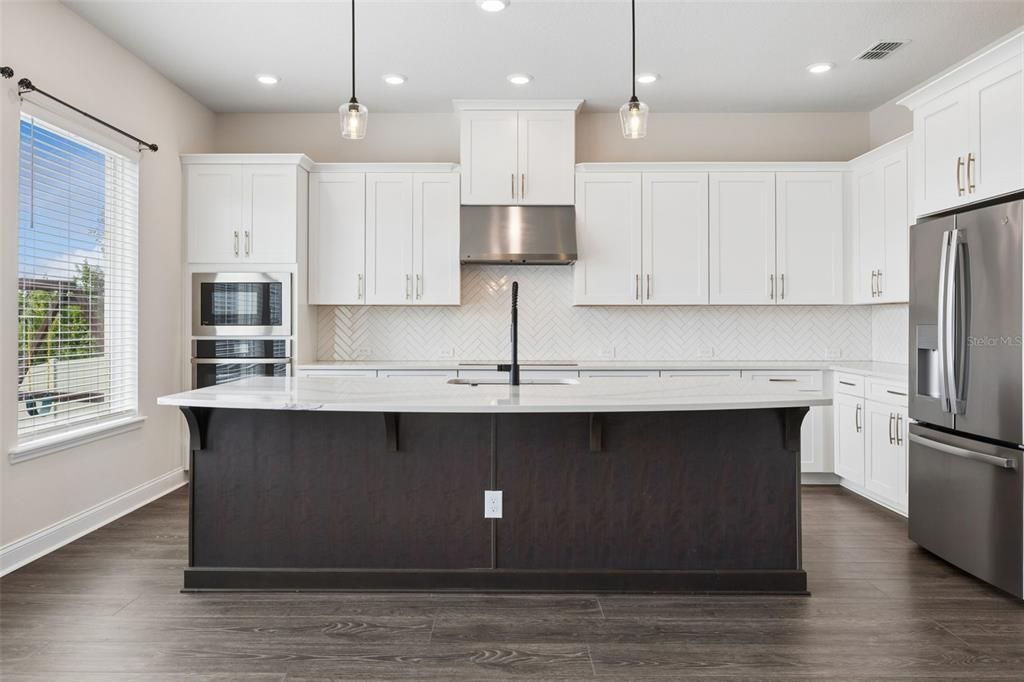 For Sale: $747,000 (5 beds, 4 baths, 3435 Square Feet)