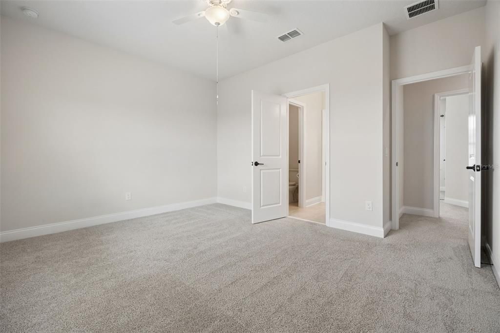 For Sale: $747,000 (5 beds, 4 baths, 3435 Square Feet)