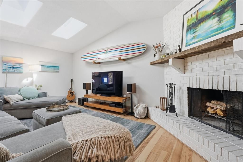 For Sale: $500,000 (3 beds, 2 baths, 1443 Square Feet)