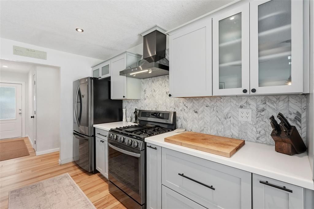 For Sale: $500,000 (3 beds, 2 baths, 1443 Square Feet)
