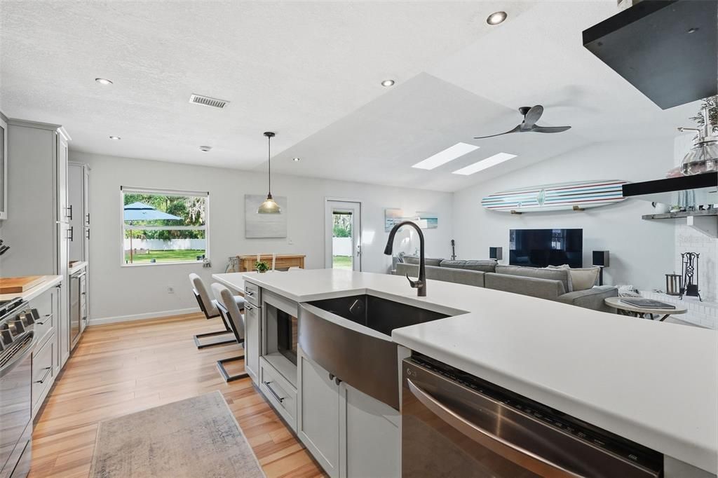 For Sale: $500,000 (3 beds, 2 baths, 1443 Square Feet)