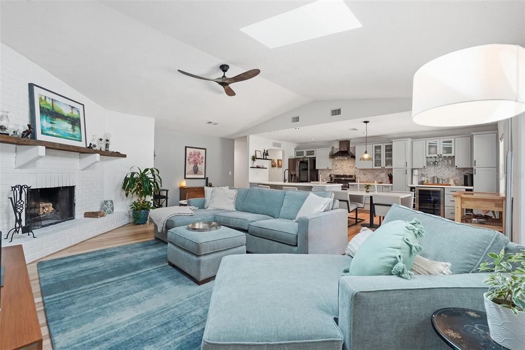 For Sale: $500,000 (3 beds, 2 baths, 1443 Square Feet)
