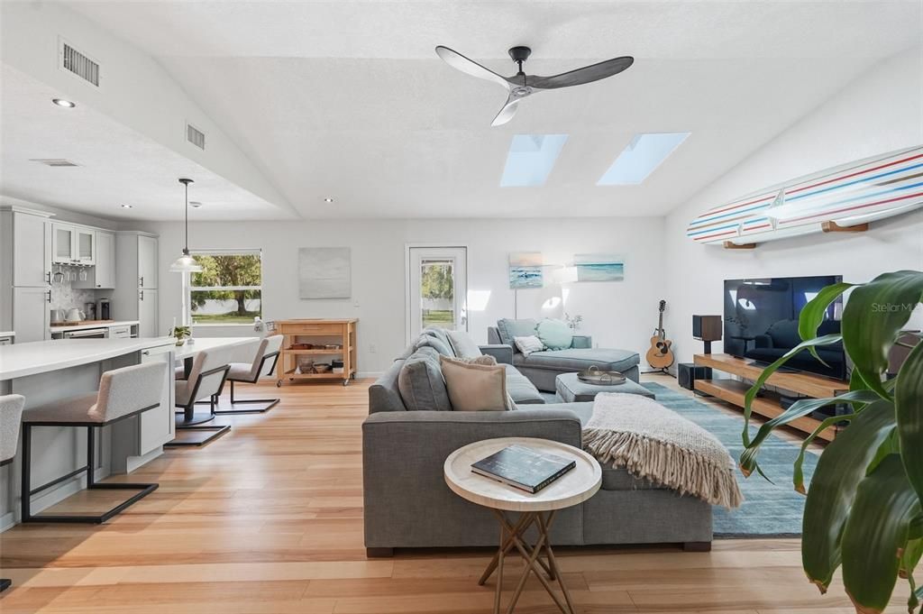 For Sale: $500,000 (3 beds, 2 baths, 1443 Square Feet)