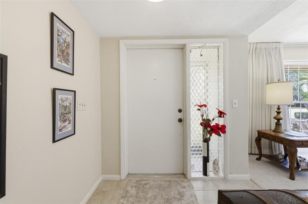 En Venta: $480,000 (4 camas, 2 baños, 1932 Pies cuadrados)