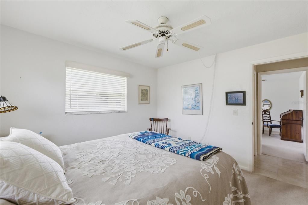 En Venta: $480,000 (4 camas, 2 baños, 1932 Pies cuadrados)