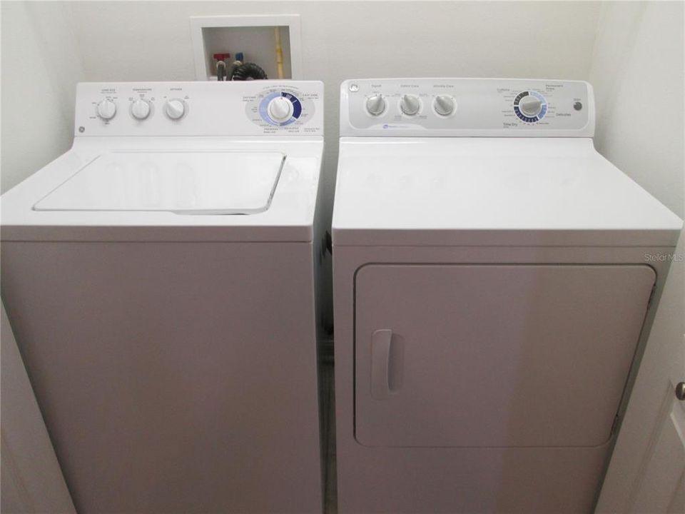 En Renta: $1,950 (2 camas, 2 baños, 1075 Pies cuadrados)