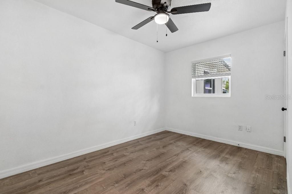 For Sale: $369,000 (4 beds, 2 baths, 1295 Square Feet)