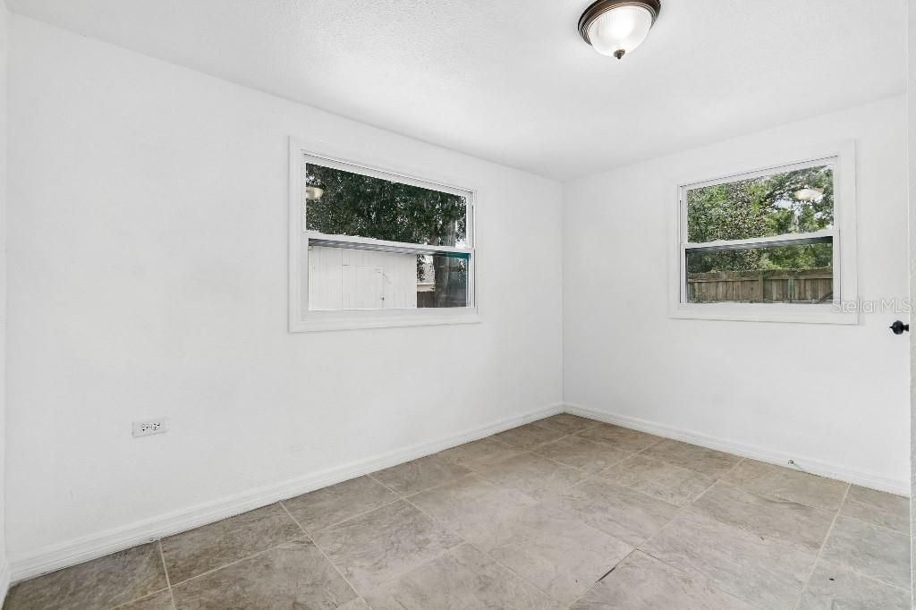 For Sale: $369,000 (4 beds, 2 baths, 1295 Square Feet)