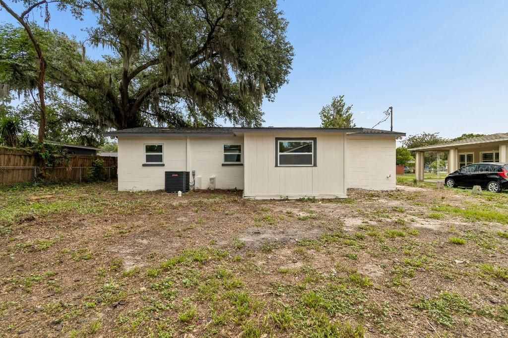 For Sale: $369,000 (4 beds, 2 baths, 1295 Square Feet)