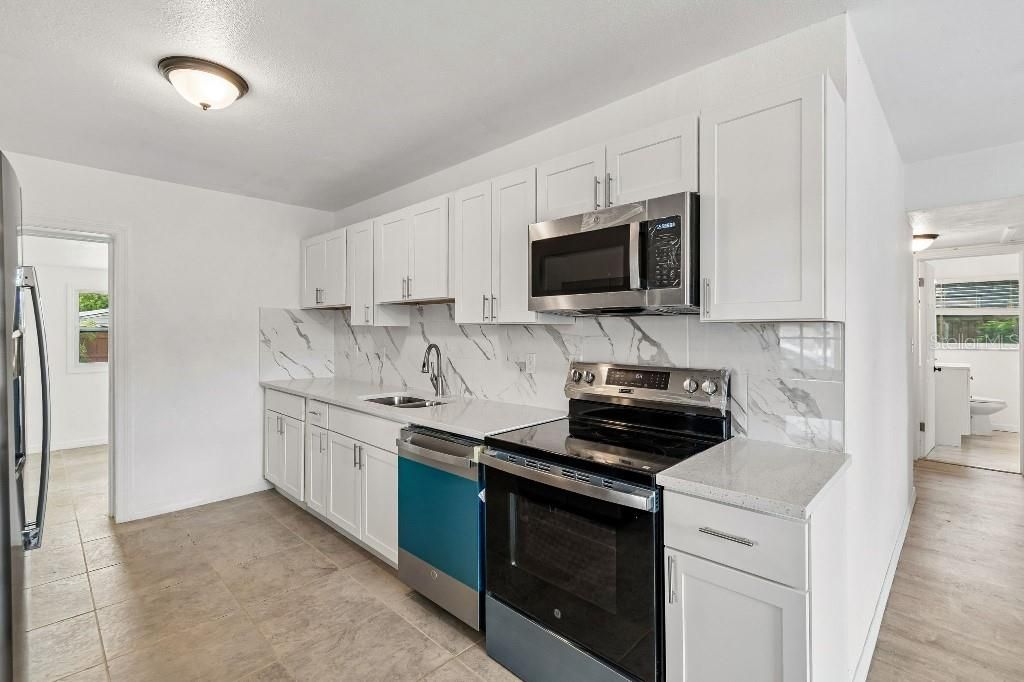 For Sale: $369,000 (4 beds, 2 baths, 1295 Square Feet)