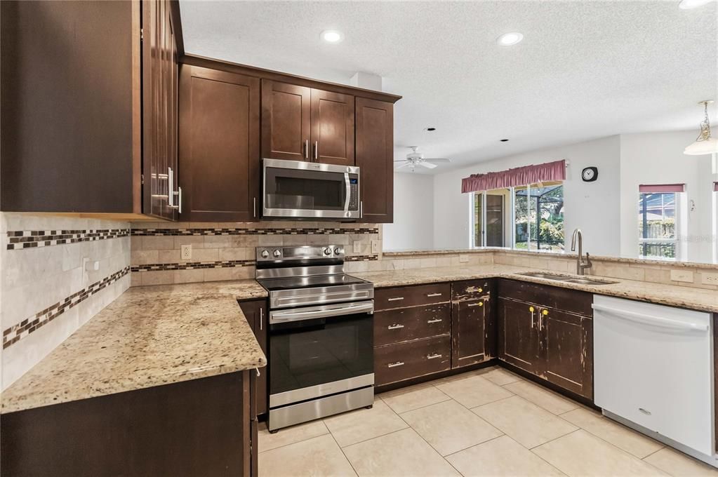 For Sale: $542,500 (4 beds, 2 baths, 2436 Square Feet)