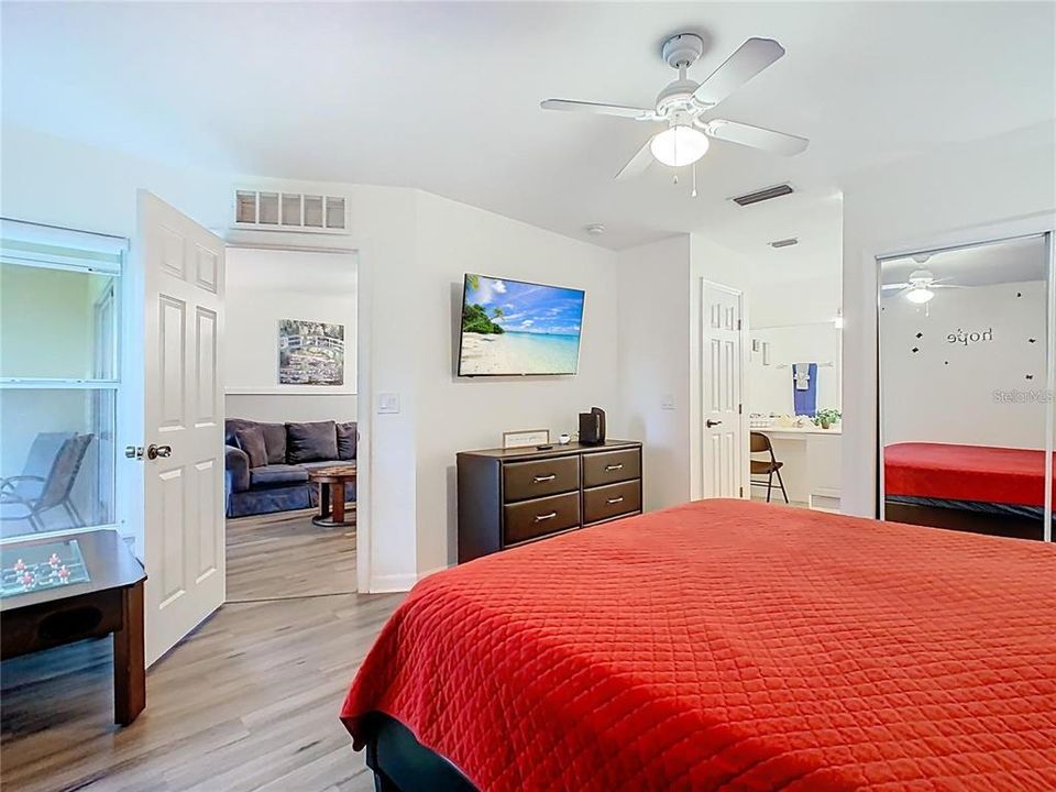 For Sale: $222,000 (3 beds, 2 baths, 1202 Square Feet)