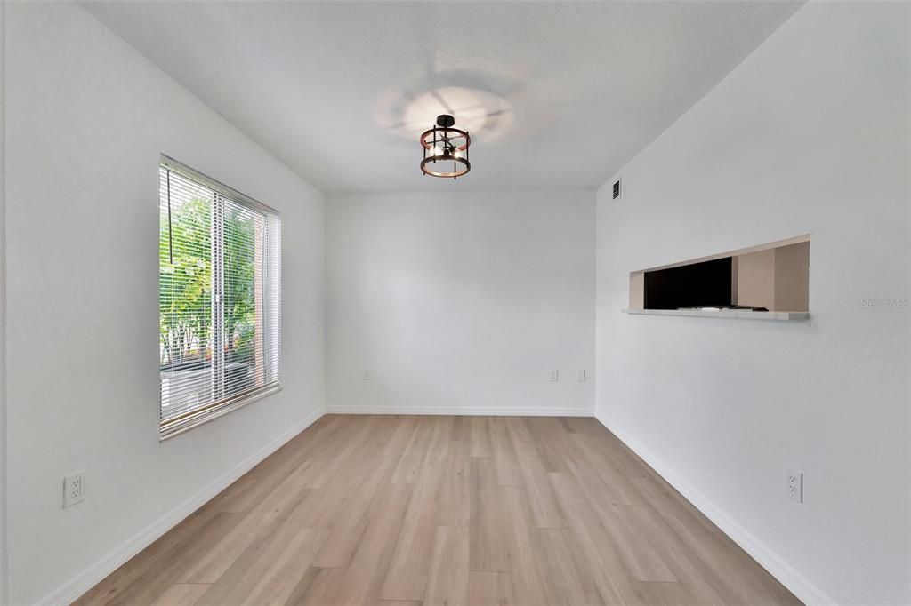 В аренду: $2,000 (2 спален, 2 ванн, 1090 Квадратных фут)