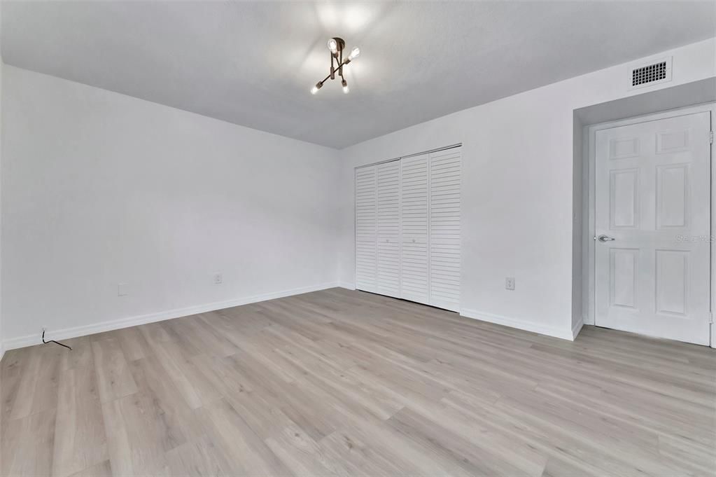 В аренду: $2,000 (2 спален, 2 ванн, 1090 Квадратных фут)