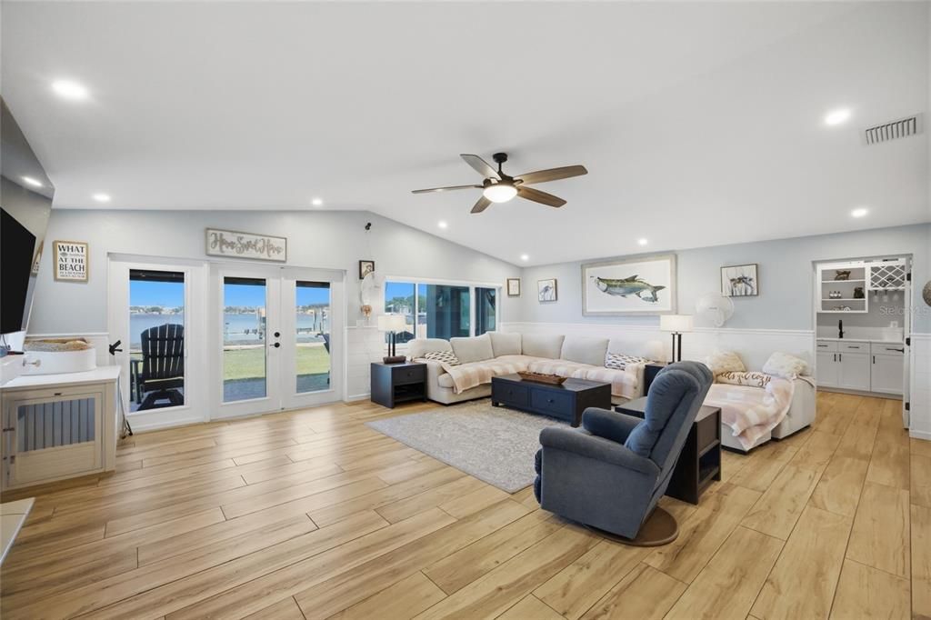 For Sale: $895,000 (4 beds, 3 baths, 3038 Square Feet)