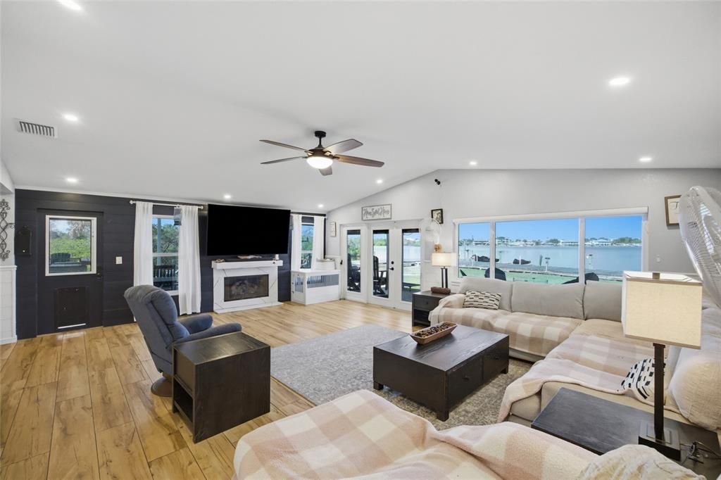 For Sale: $895,000 (4 beds, 3 baths, 3038 Square Feet)