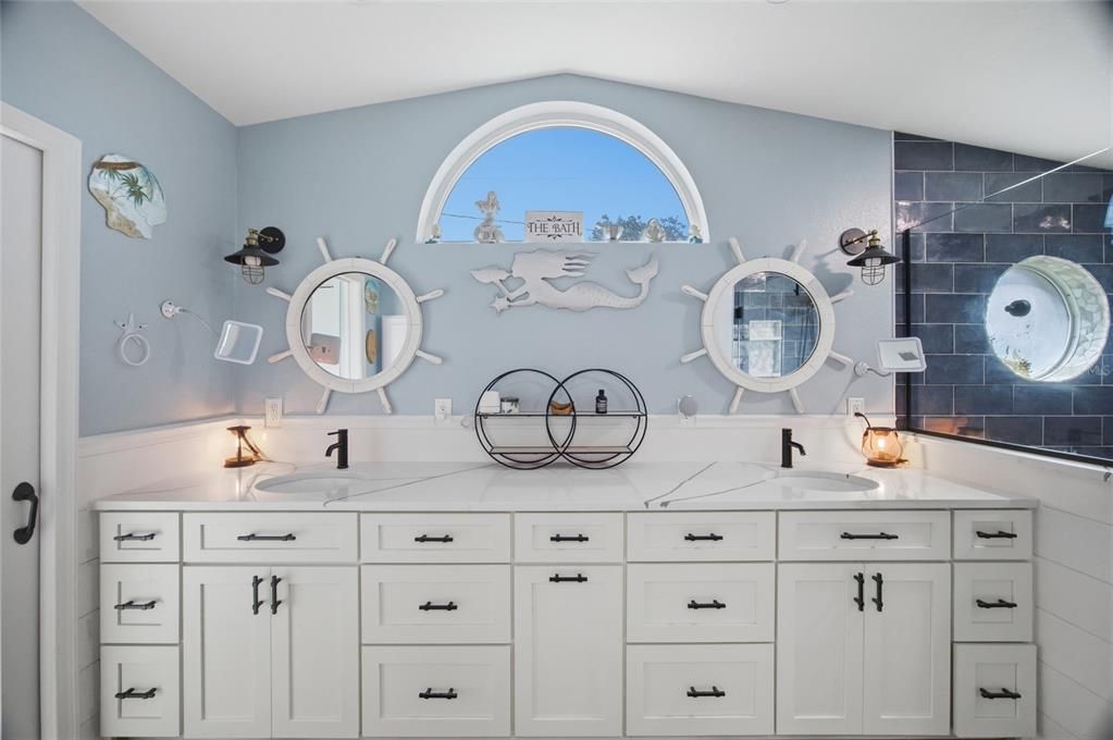 For Sale: $895,000 (4 beds, 3 baths, 3038 Square Feet)