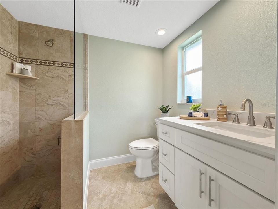 For Sale: $575,000 (2 beds, 2 baths, 1380 Square Feet)