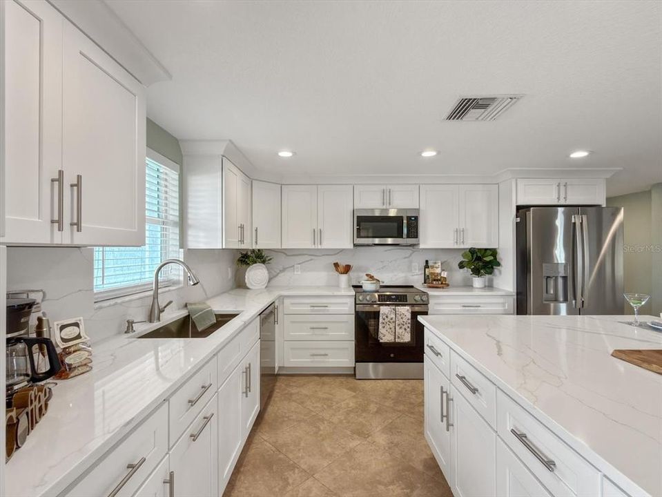 For Sale: $575,000 (2 beds, 2 baths, 1380 Square Feet)