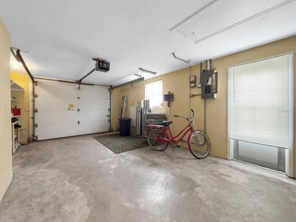 For Sale: $575,000 (2 beds, 2 baths, 1380 Square Feet)