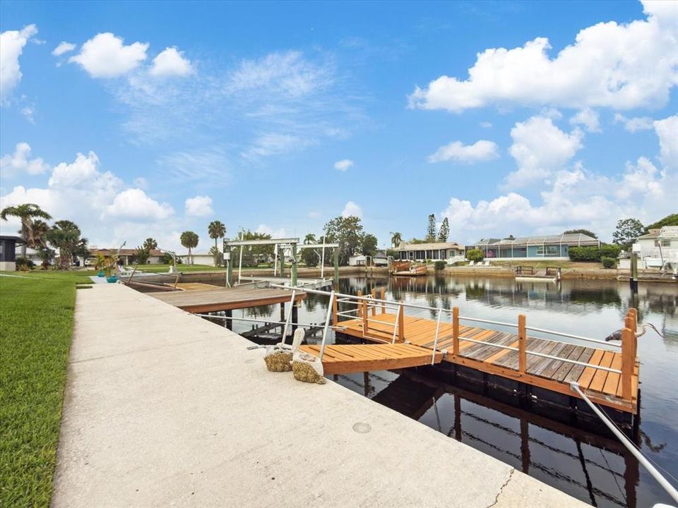 For Sale: $575,000 (2 beds, 2 baths, 1380 Square Feet)