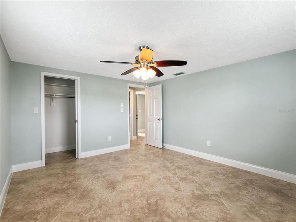 For Sale: $575,000 (2 beds, 2 baths, 1380 Square Feet)