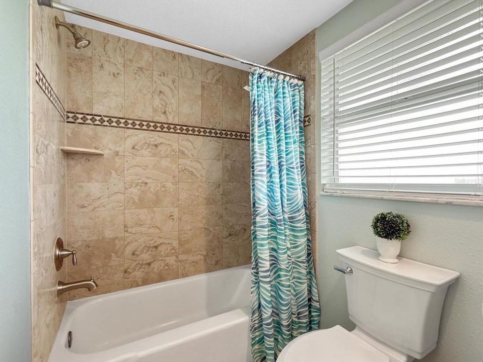 For Sale: $575,000 (2 beds, 2 baths, 1380 Square Feet)